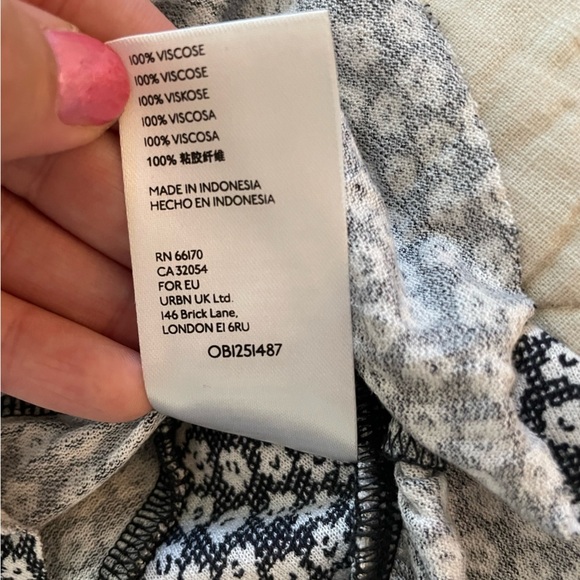 Urban Outfitters Womens Black White Knit Ruffle Cropped Babydoll Button Up Top M - Picture 8 of 10